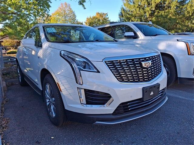 used 2022 Cadillac XT5 car, priced at $34,131