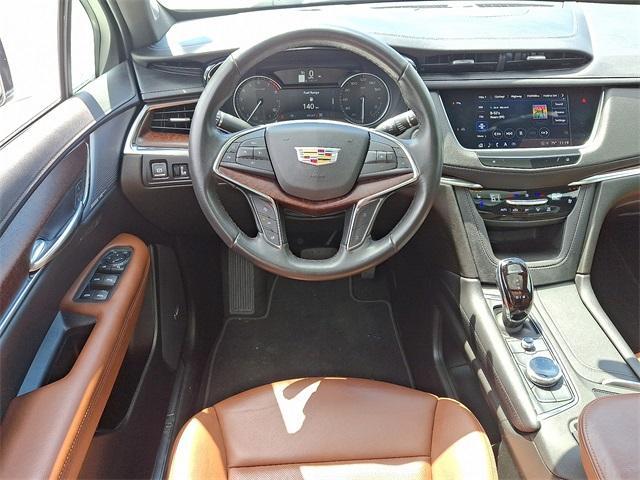 used 2022 Cadillac XT5 car, priced at $33,212