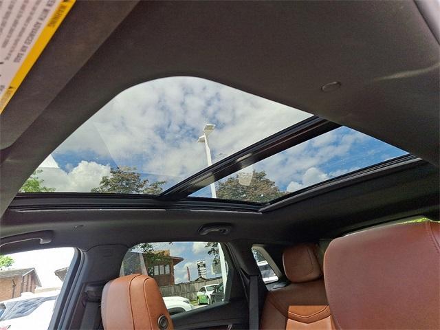 used 2022 Cadillac XT5 car, priced at $33,212