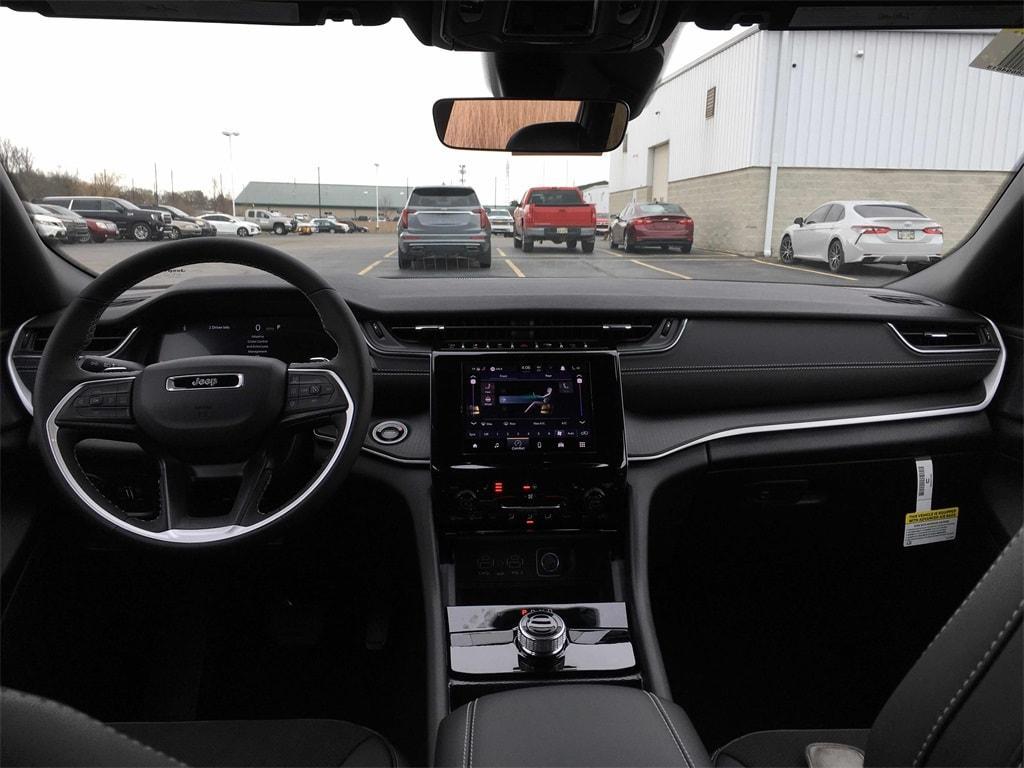 new 2025 Jeep Grand Cherokee car, priced at $41,317