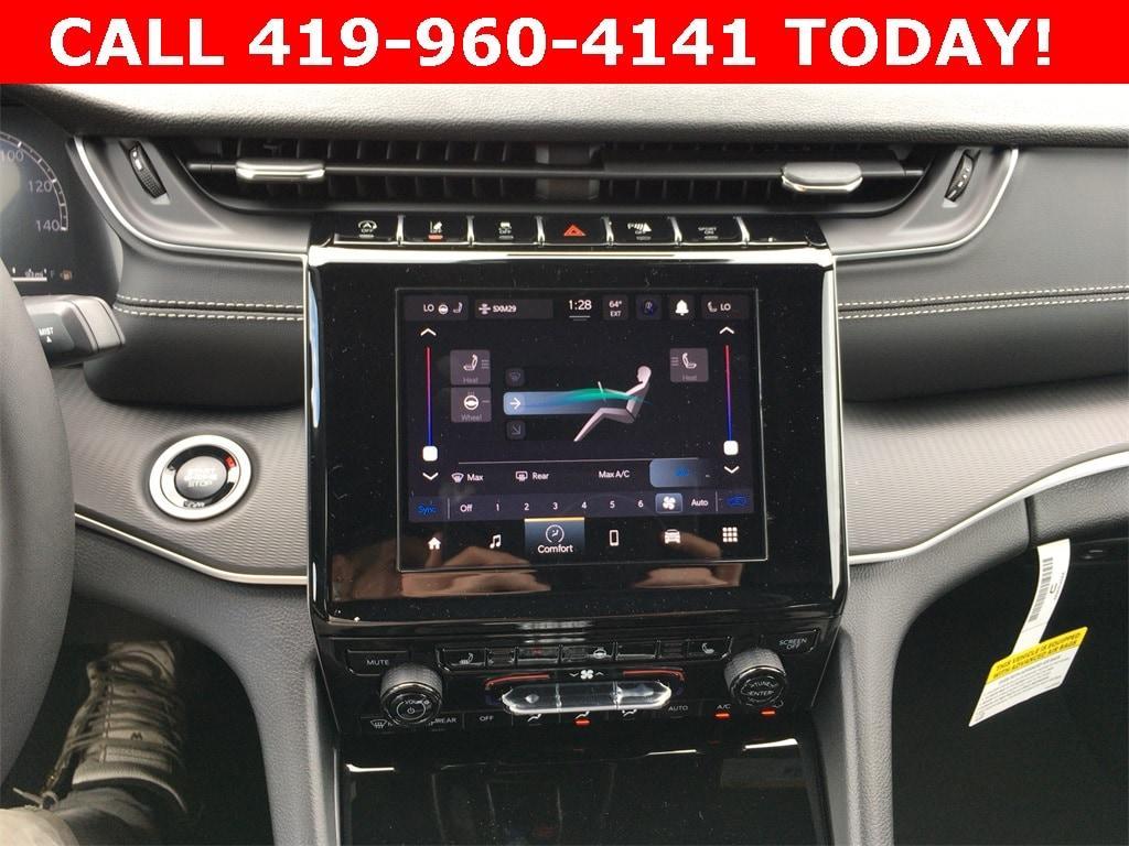 new 2025 Jeep Grand Cherokee car, priced at $47,130