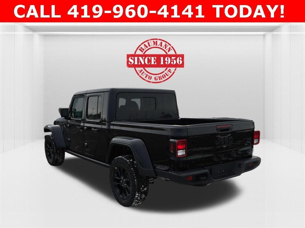 new 2025 Jeep Gladiator car, priced at $40,526