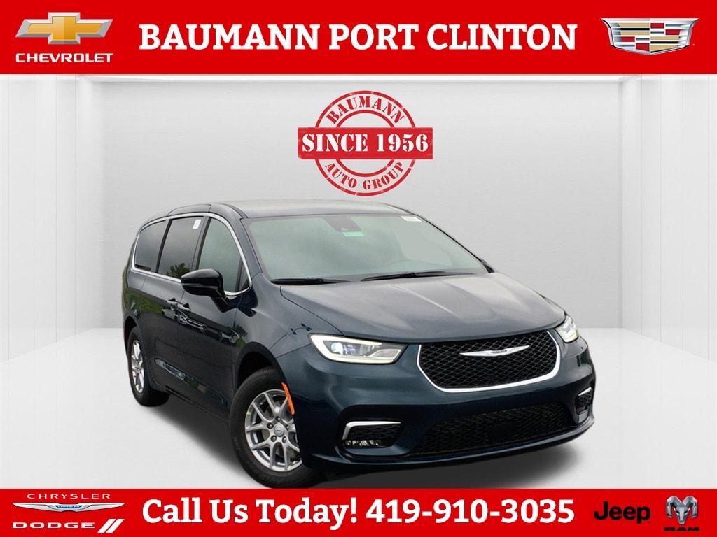 new 2025 Chrysler Pacifica car, priced at $50,865