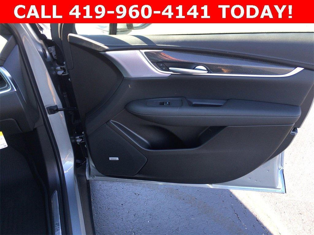new 2025 Cadillac XT5 car, priced at $65,080