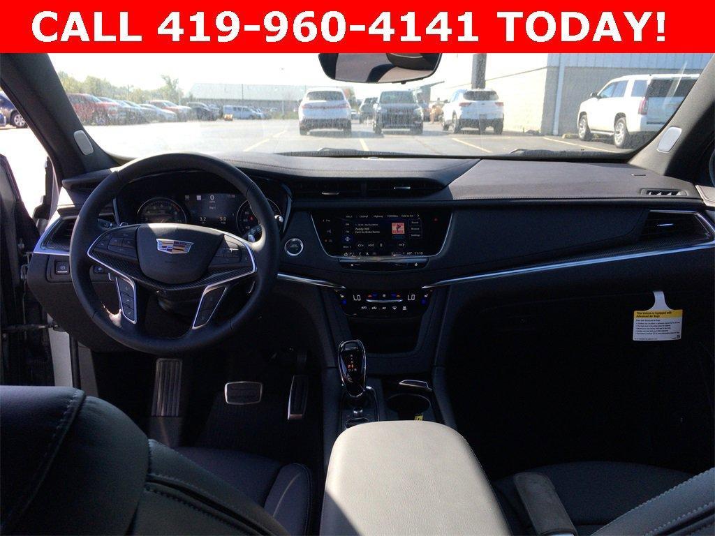 new 2025 Cadillac XT5 car, priced at $65,080