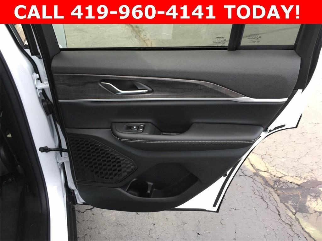 new 2025 Jeep Grand Cherokee car, priced at $44,947