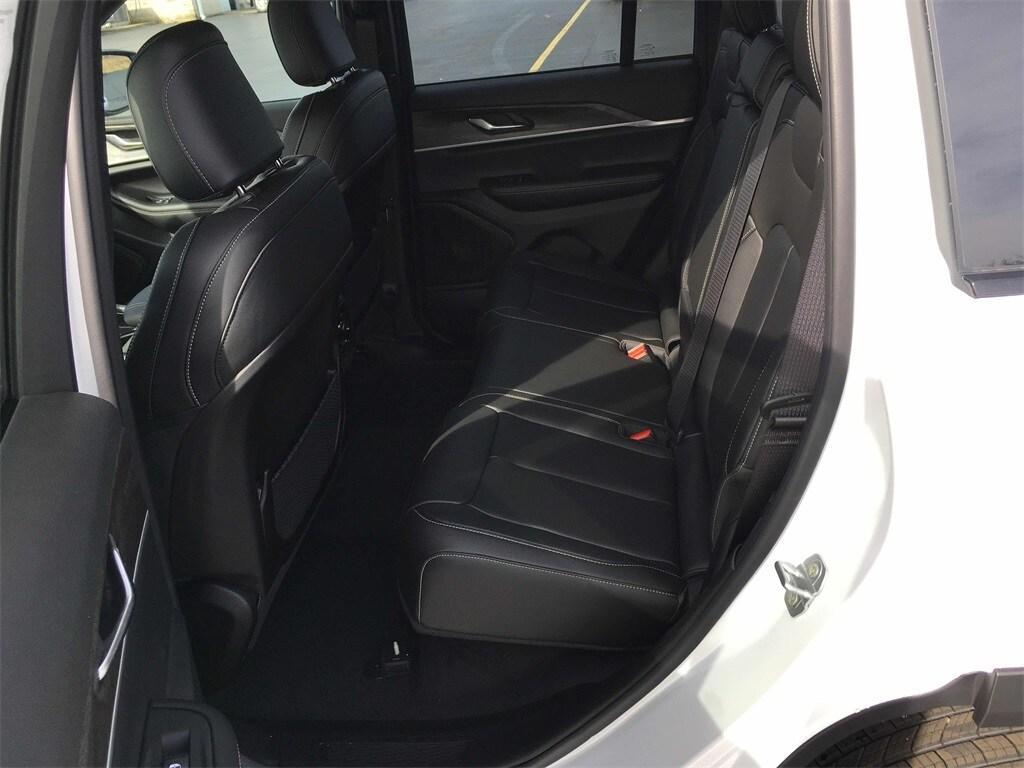 new 2025 Jeep Grand Cherokee car, priced at $44,947