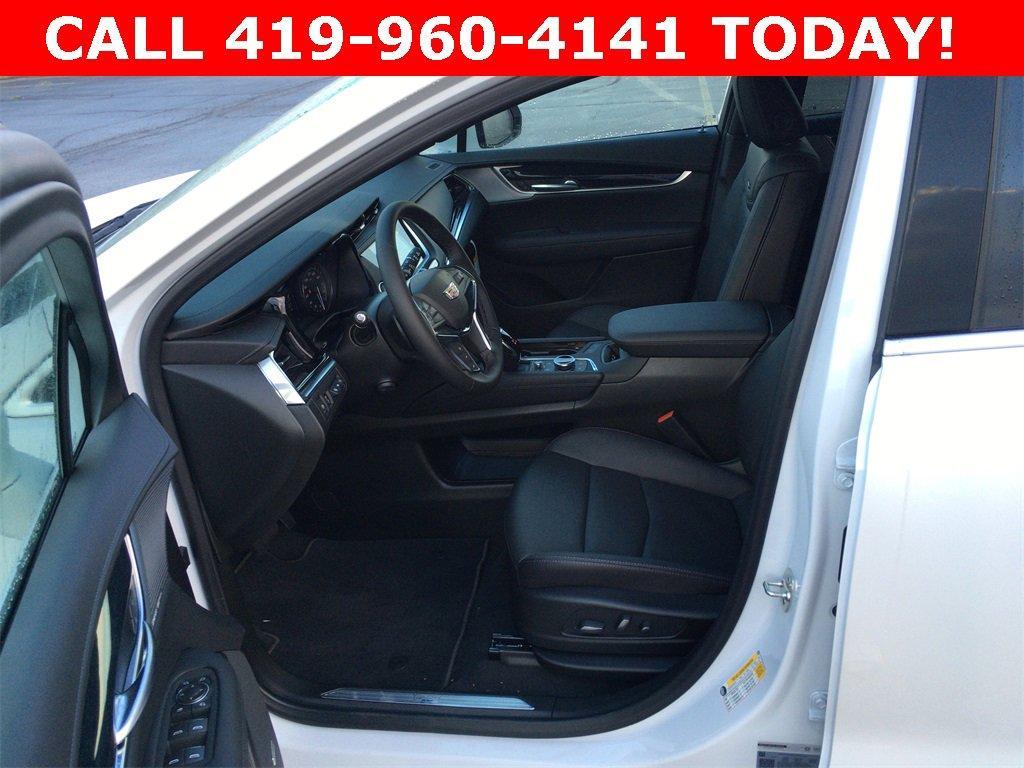 new 2025 Cadillac XT5 car, priced at $59,056