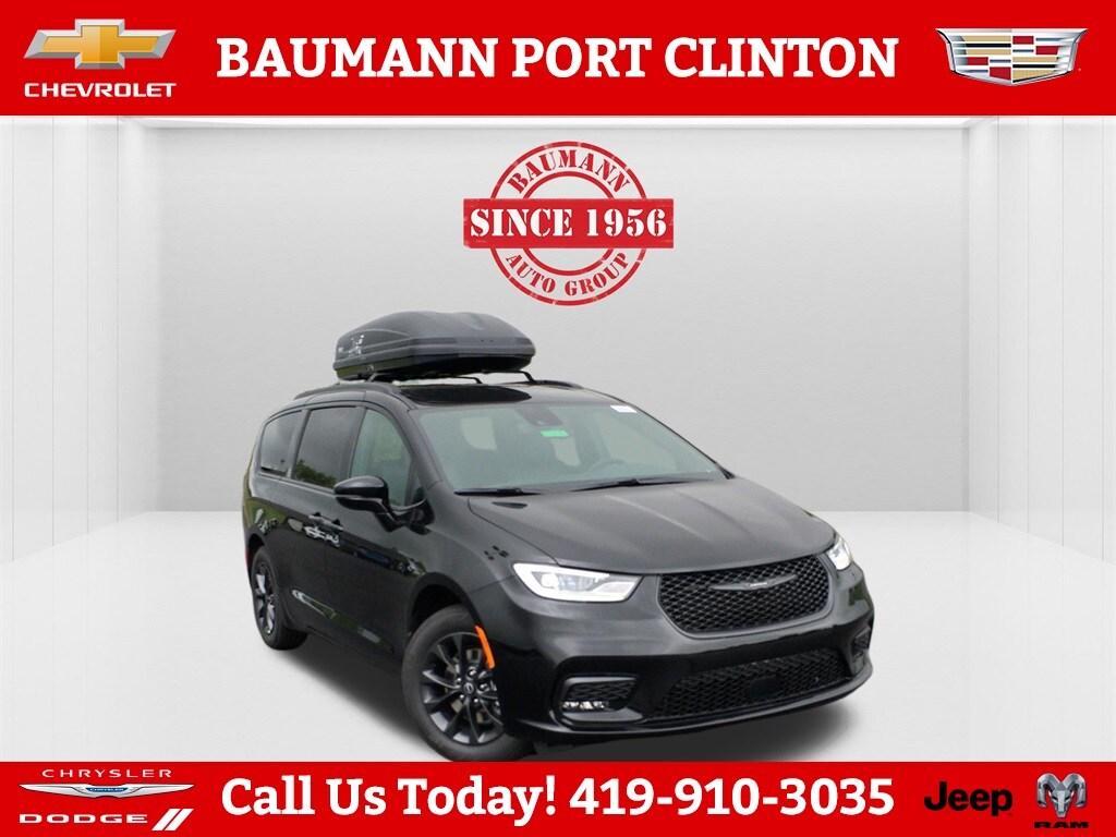 new 2025 Chrysler Pacifica car, priced at $46,370