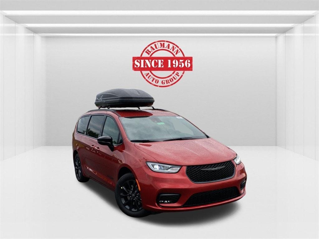 new 2025 Chrysler Pacifica car, priced at $46,865