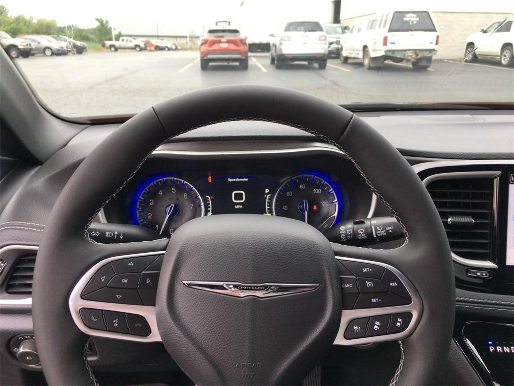 new 2025 Chrysler Pacifica car, priced at $46,865