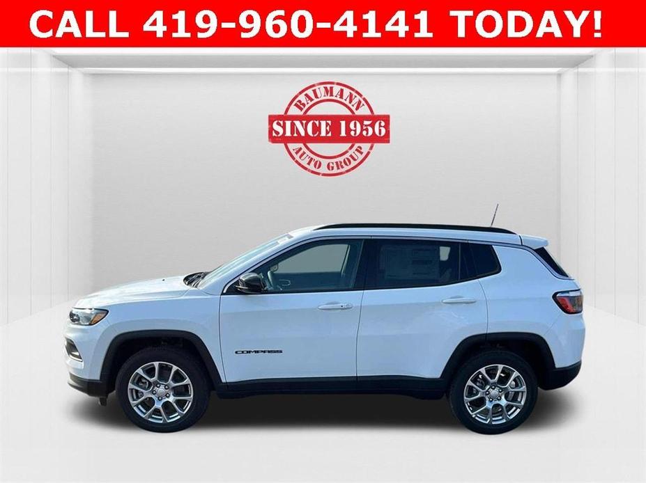 new 2024 Jeep Compass car, priced at $33,000