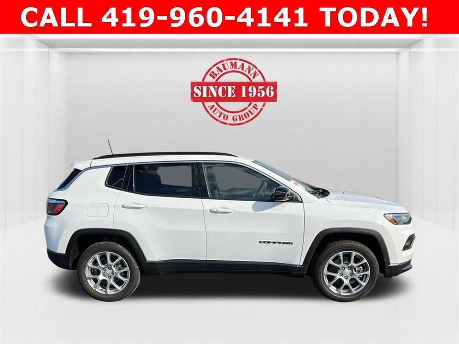 new 2024 Jeep Compass car, priced at $33,000