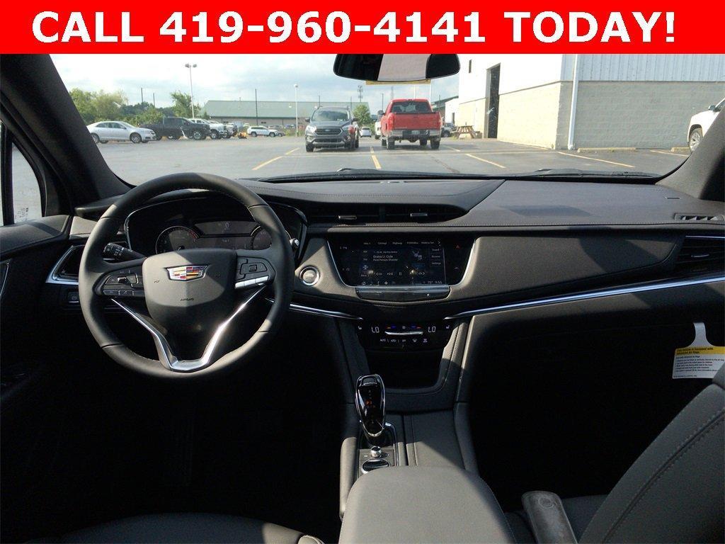 new 2025 Cadillac XT6 car, priced at $51,315