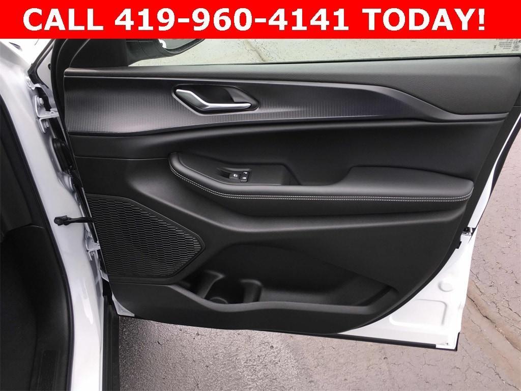 new 2025 Jeep Grand Cherokee L car, priced at $41,771