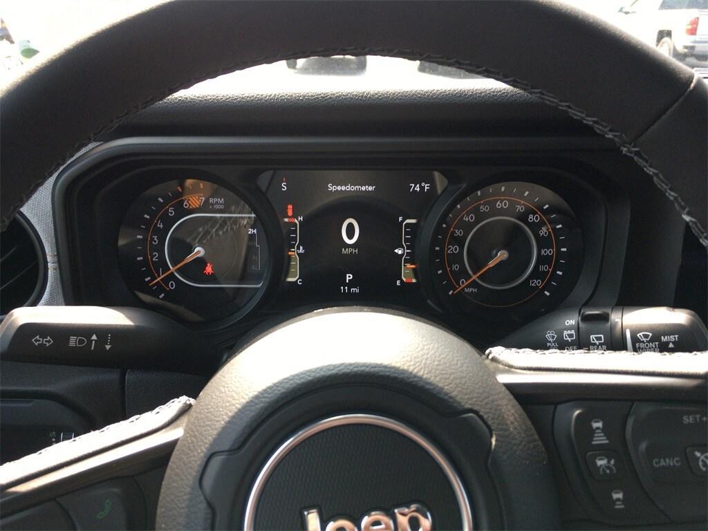 new 2025 Jeep Wrangler car, priced at $51,620