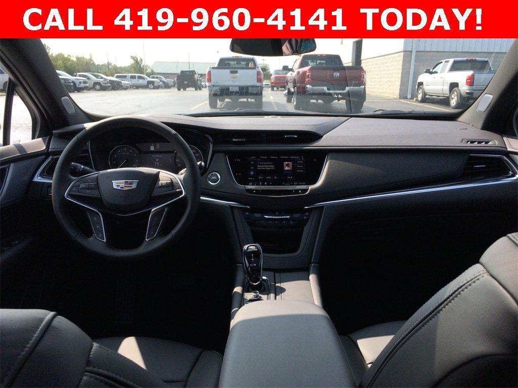 new 2025 Cadillac XT5 car, priced at $51,483