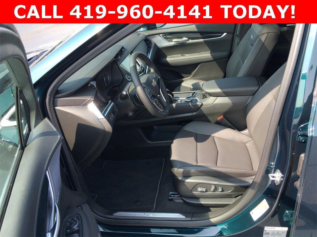 new 2025 Cadillac XT5 car, priced at $51,483