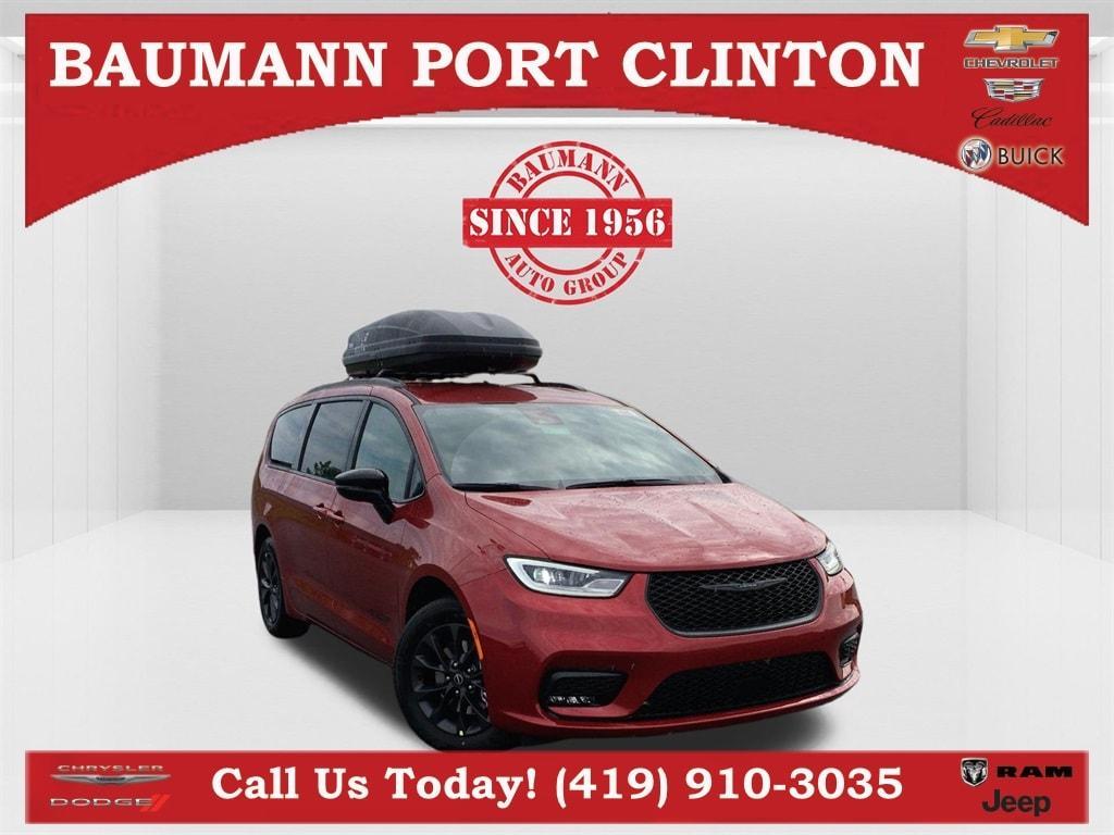 new 2025 Chrysler Pacifica car, priced at $46,865