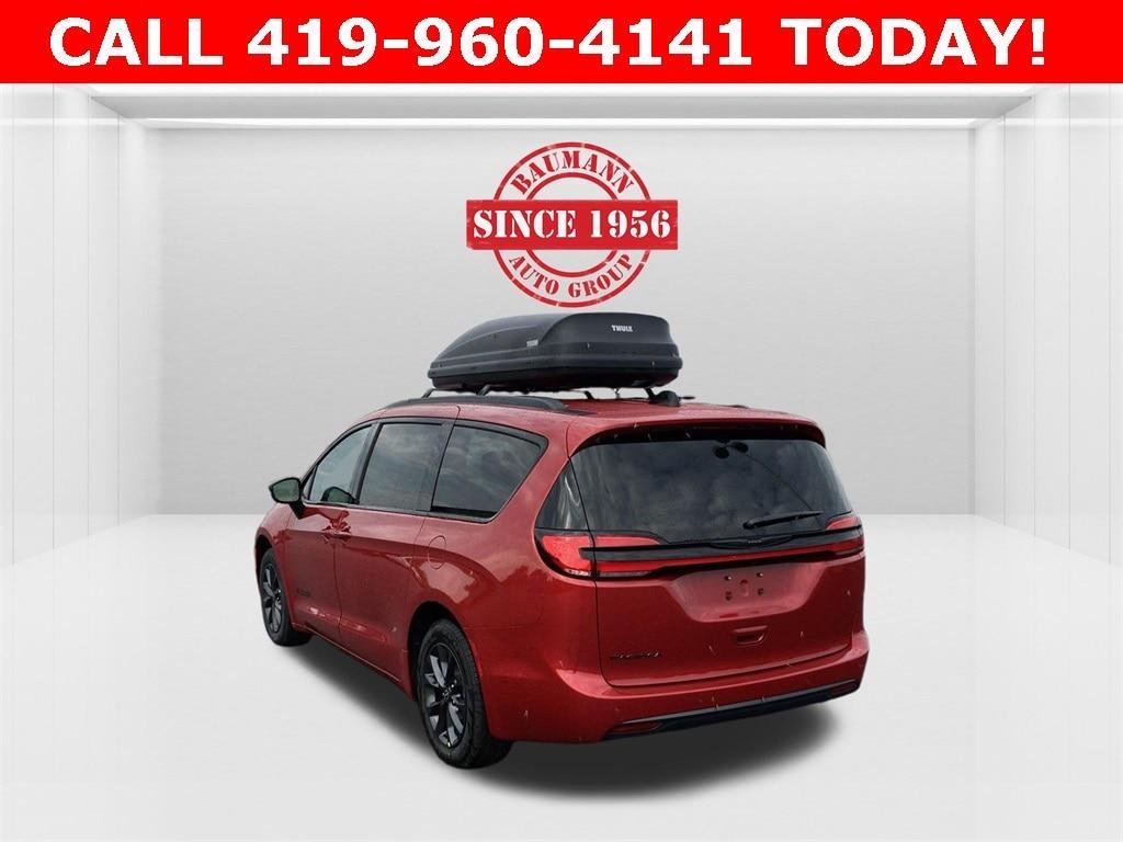 new 2025 Chrysler Pacifica car, priced at $46,865
