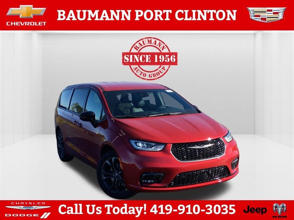 new 2026 Chrysler Pacifica car, priced at $47,560