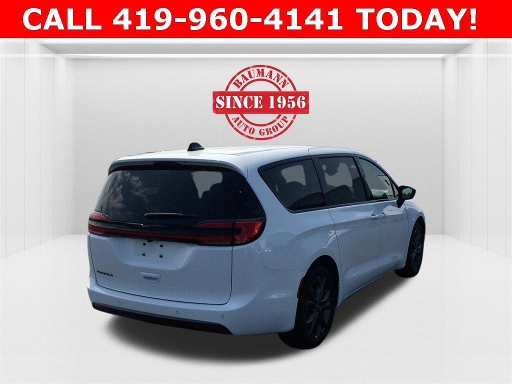 new 2026 Chrysler Pacifica car, priced at $46,385