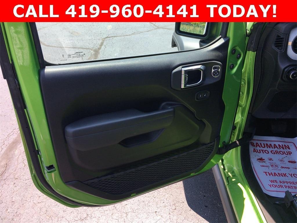 new 2025 Jeep Wrangler car, priced at $48,475