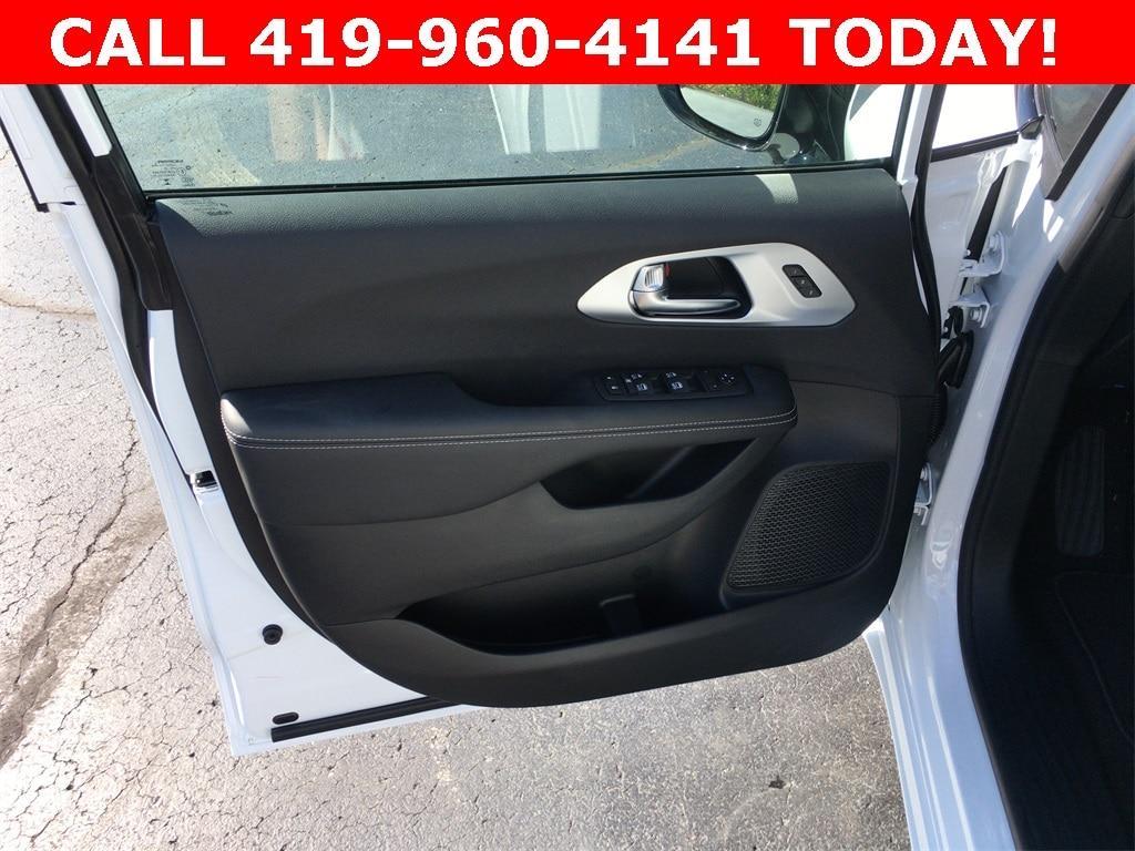 new 2026 Chrysler Pacifica car, priced at $47,065