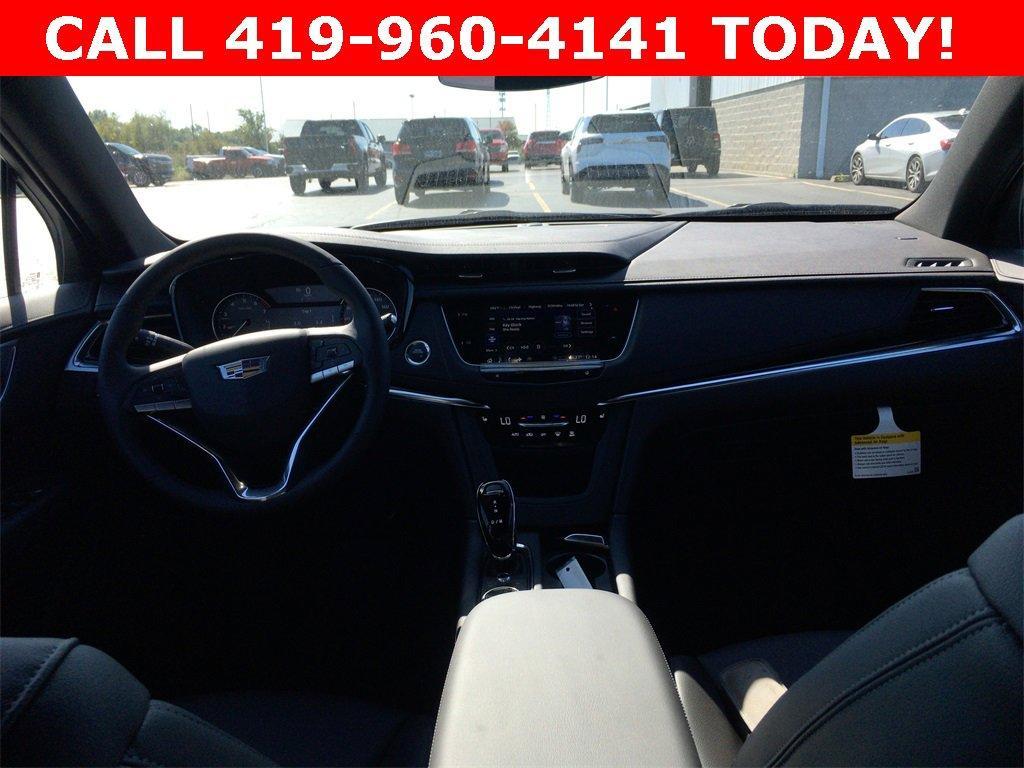 new 2025 Cadillac XT6 car, priced at $53,165