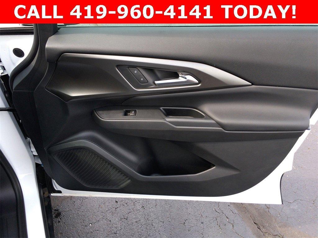 new 2025 Chevrolet Equinox EV car, priced at $37,290