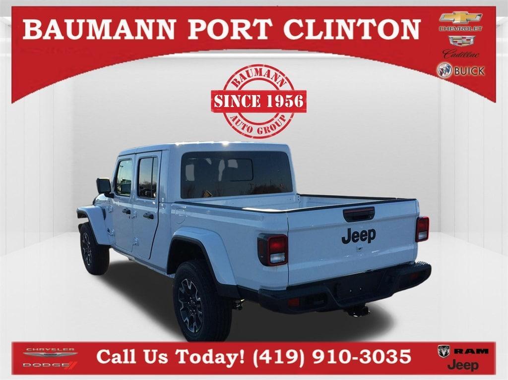 new 2025 Jeep Gladiator car, priced at $51,550