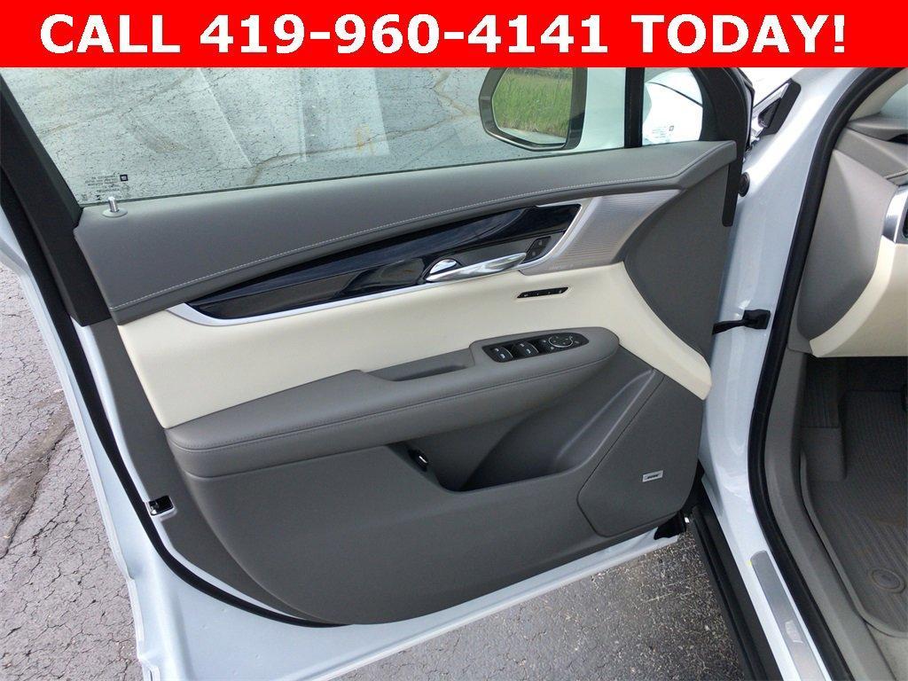 new 2025 Cadillac XT6 car, priced at $63,715