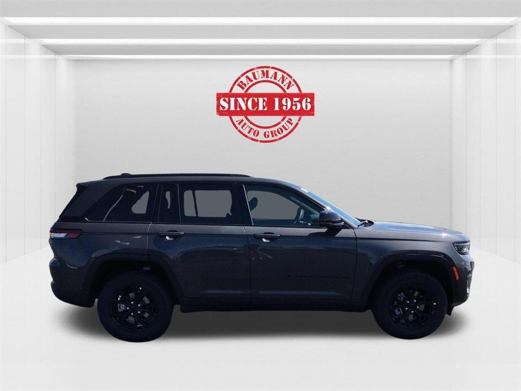 new 2025 Jeep Grand Cherokee car, priced at $44,355