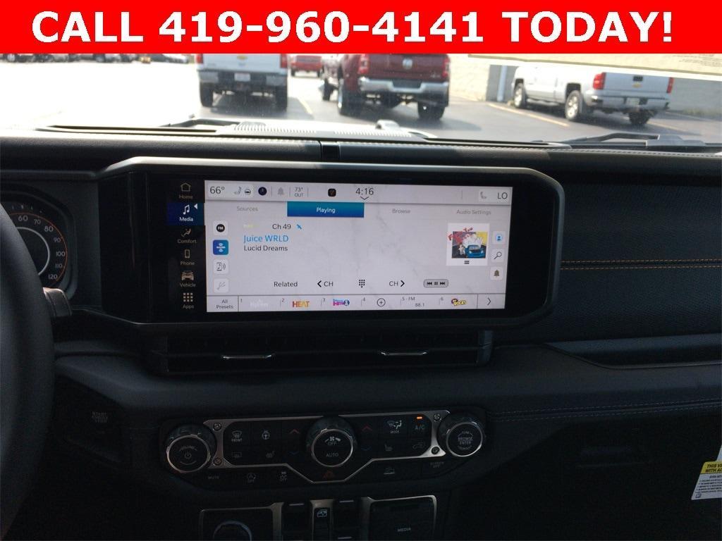 new 2025 Jeep Gladiator car, priced at $57,375