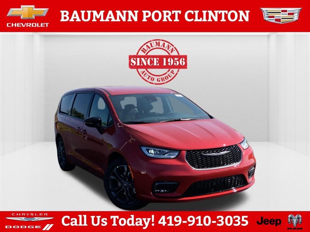 new 2026 Chrysler Pacifica car, priced at $46,880