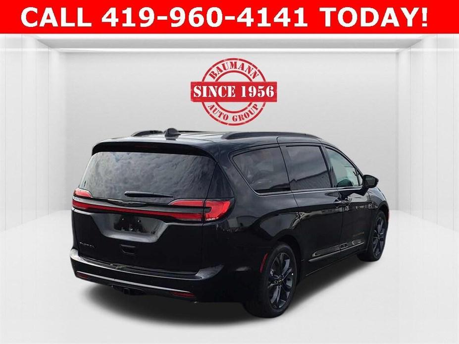 new 2024 Chrysler Pacifica car, priced at $45,500