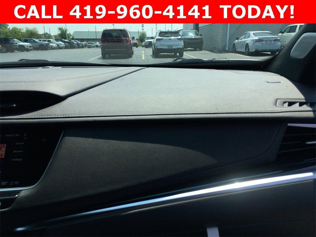 new 2025 Cadillac XT5 car, priced at $50,773