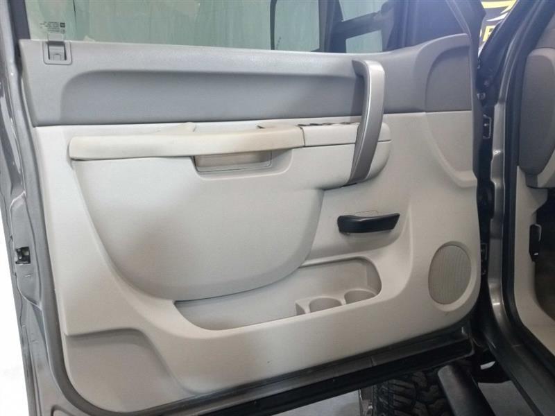 used 2013 Chevrolet Silverado 2500 car, priced at $9,995