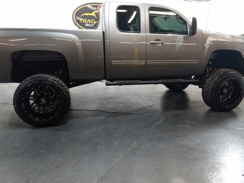 used 2013 Chevrolet Silverado 2500 car, priced at $9,995
