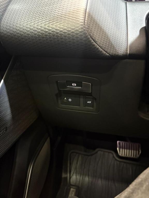 used 2019 Land Rover Range Rover Velar car, priced at $20,995