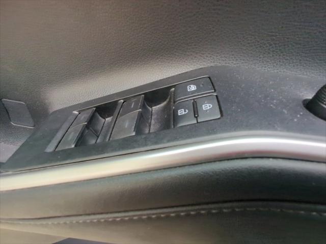 used 2020 Toyota Highlander car, priced at $28,495