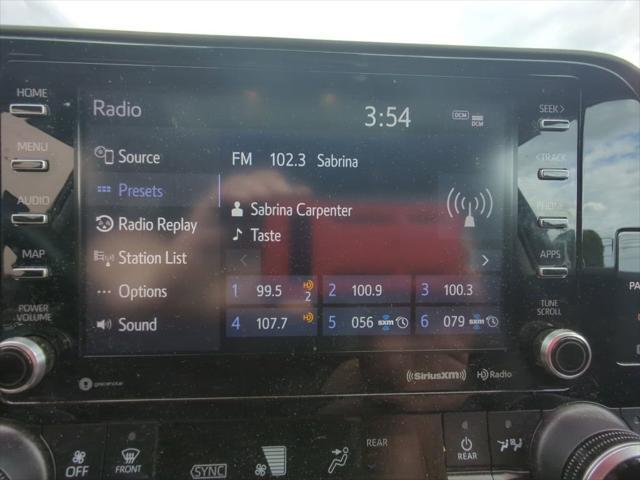 used 2020 Toyota Highlander car, priced at $28,495