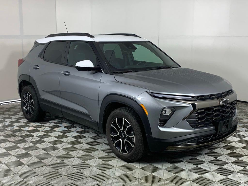 used 2024 Chevrolet TrailBlazer car, priced at $24,420