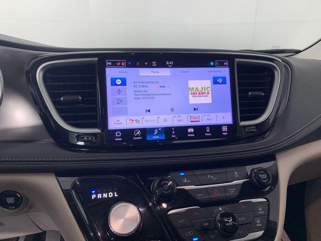 used 2024 Chrysler Pacifica Hybrid car, priced at $27,920