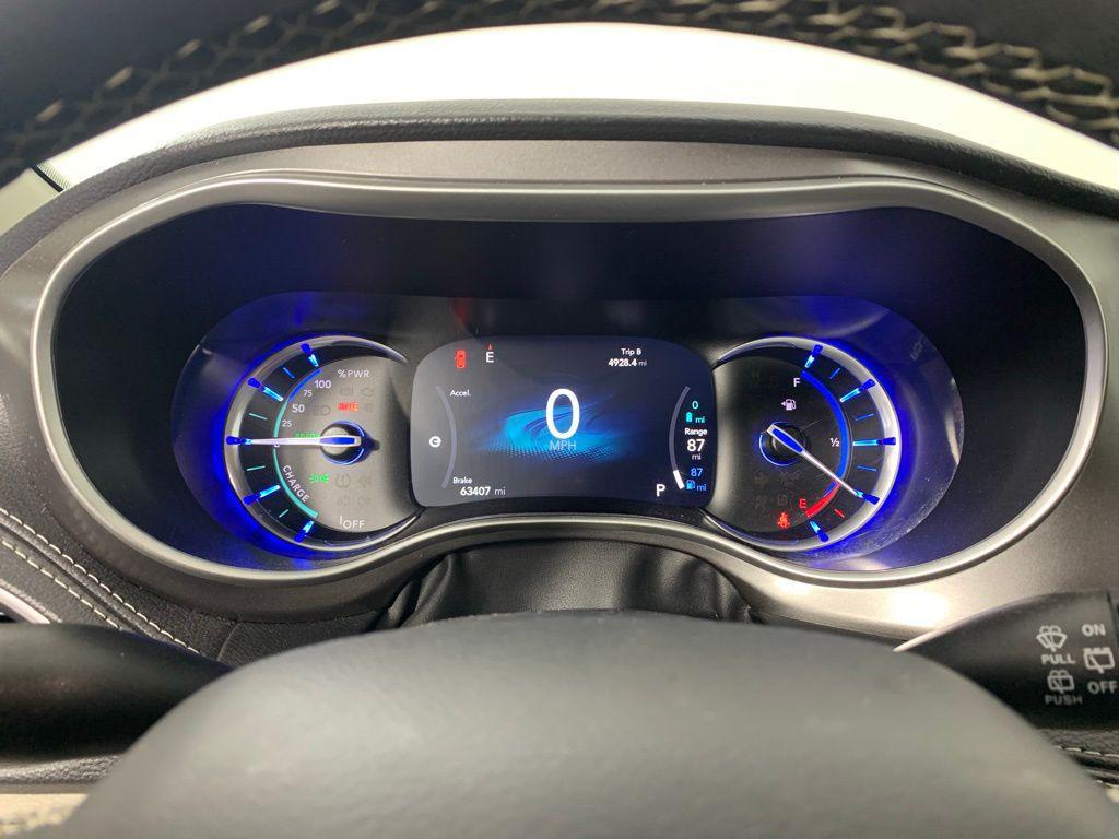 used 2024 Chrysler Pacifica Hybrid car, priced at $27,920