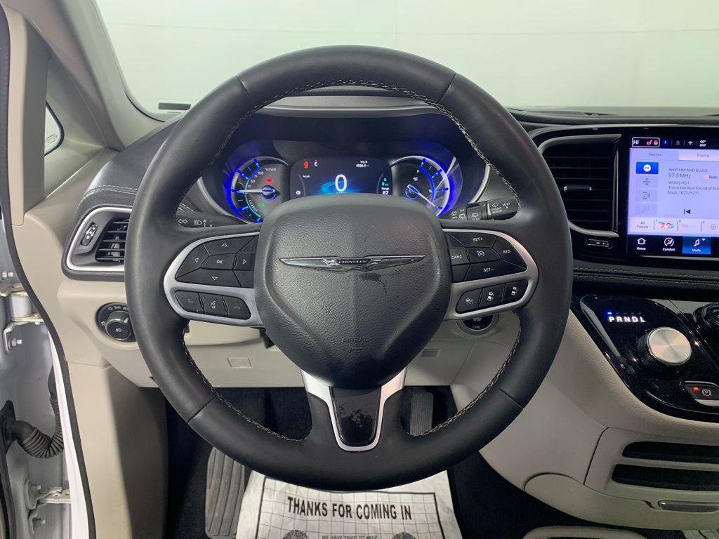 used 2024 Chrysler Pacifica Hybrid car, priced at $27,920