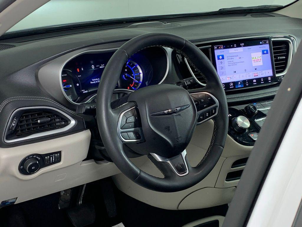 used 2024 Chrysler Pacifica Hybrid car, priced at $27,920