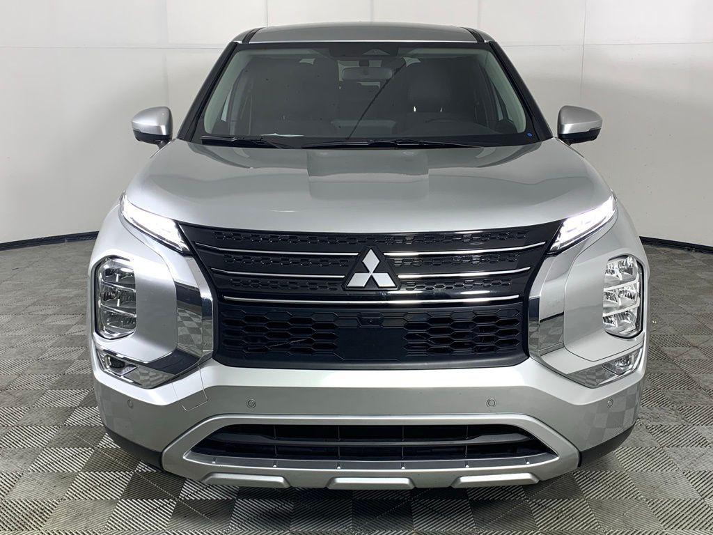 used 2024 Mitsubishi Outlander car, priced at $22,920