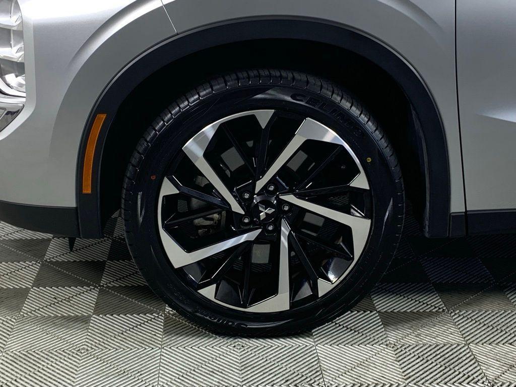 used 2024 Mitsubishi Outlander car, priced at $22,920