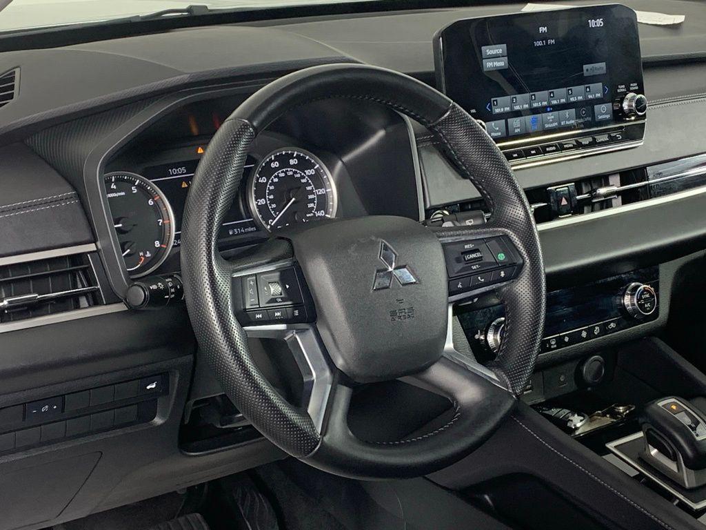 used 2024 Mitsubishi Outlander car, priced at $22,920